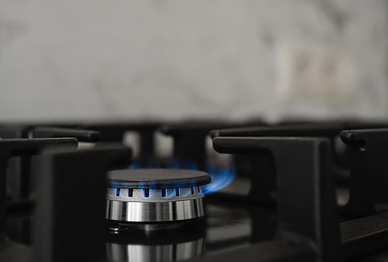 modern-kitchen-stove-natural-gas-burns-with-blue-flame-household-gas-consumption-close-up-selective-focus.jpg